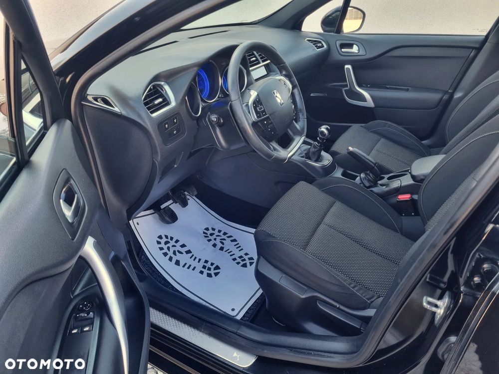 Citroën DS4 e-HDi 110 SoChic - 8