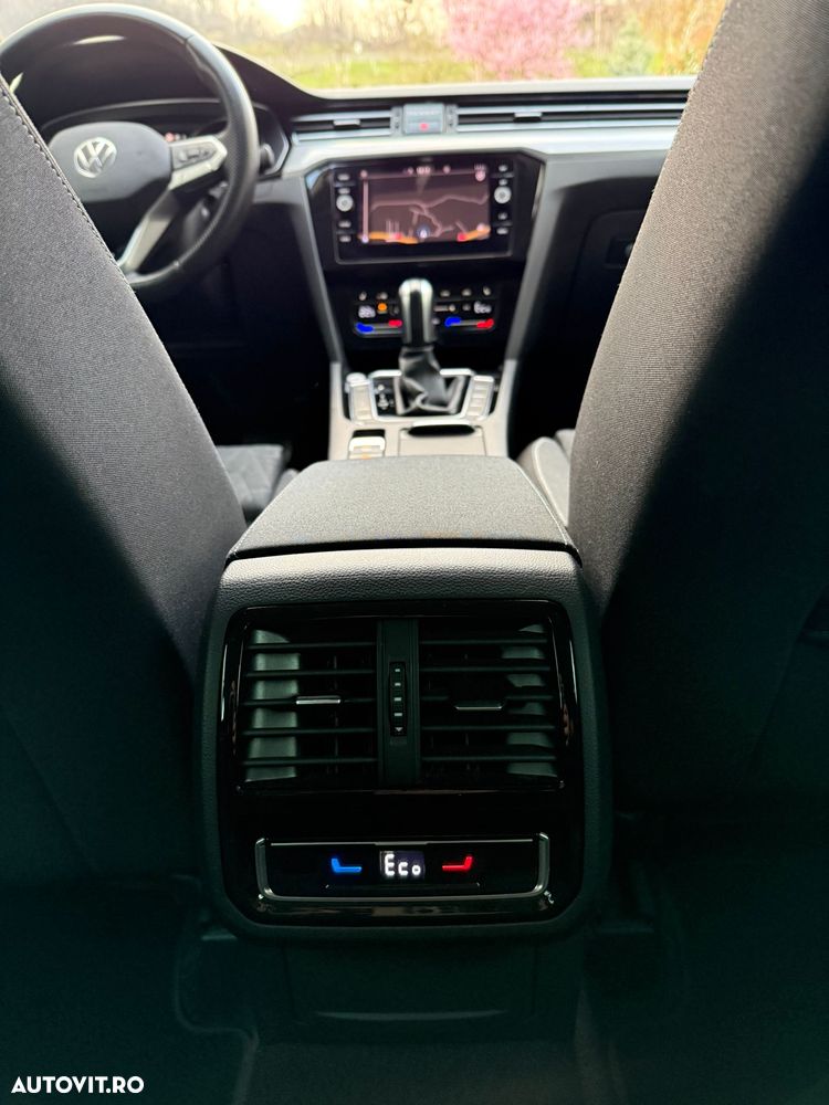 Volkswagen Passat - 11