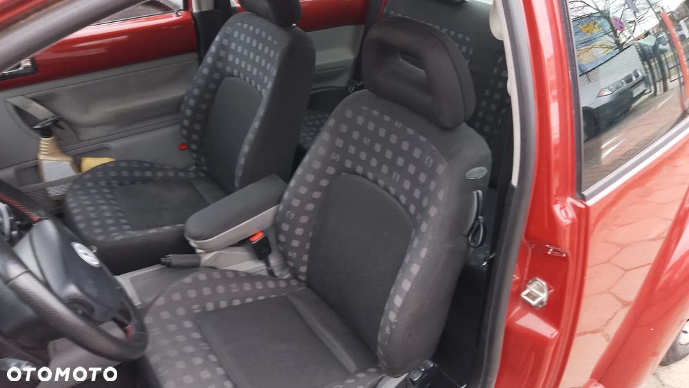 Volkswagen New Beetle 2.0 COLOUR Concept - 12