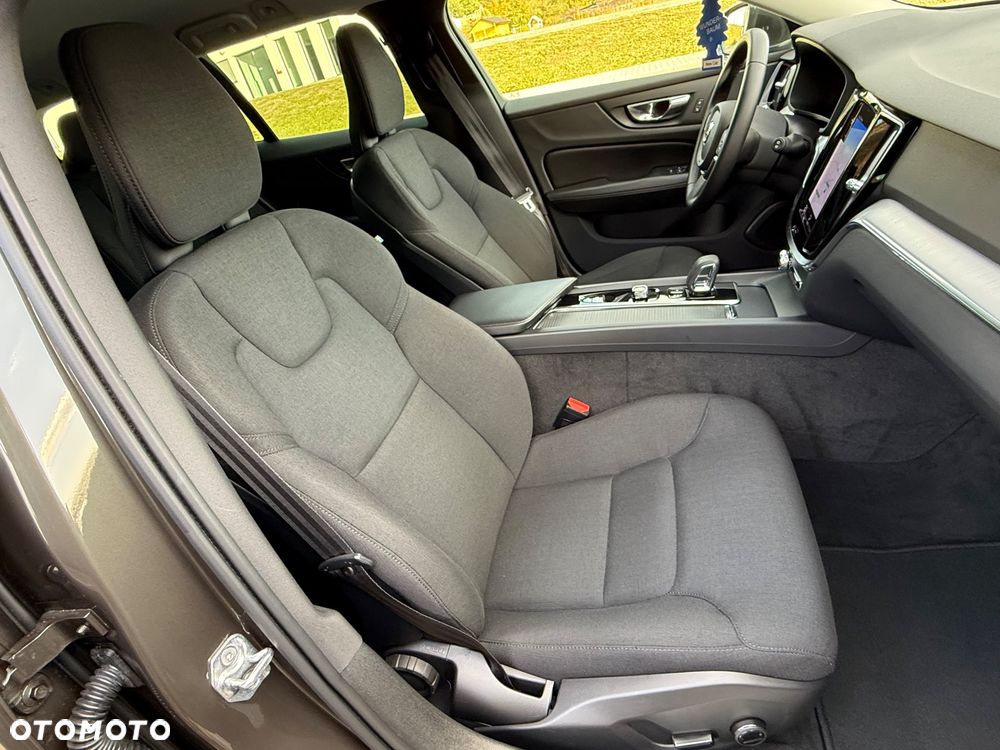 Volvo V60 B4 D Core - 28