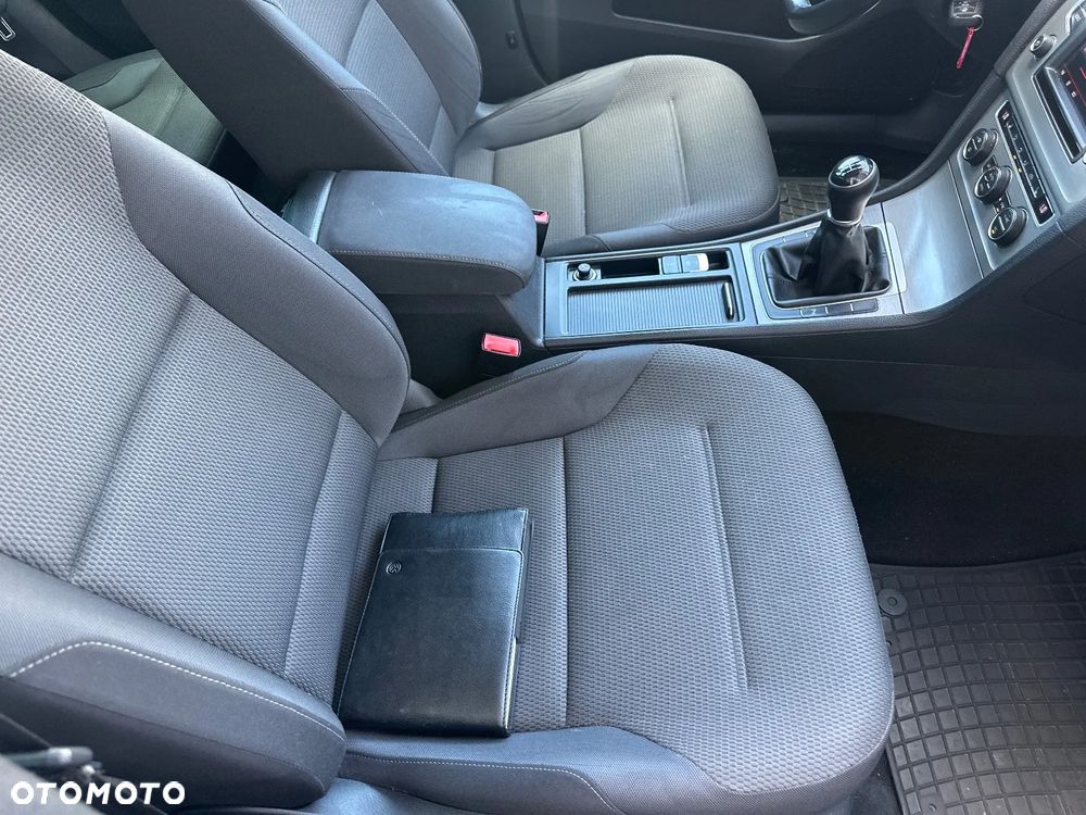 Volkswagen Golf 2.0 TDI BMT Comfortline - 17