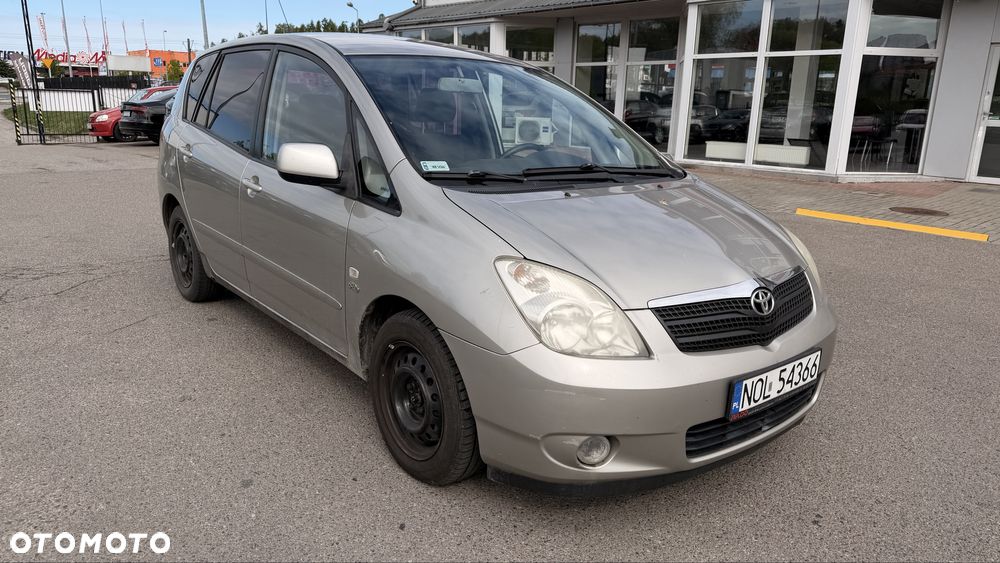 Toyota Corolla Verso - 3