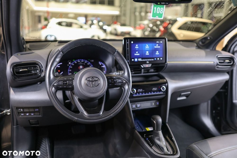 Toyota Yaris Cross - 25