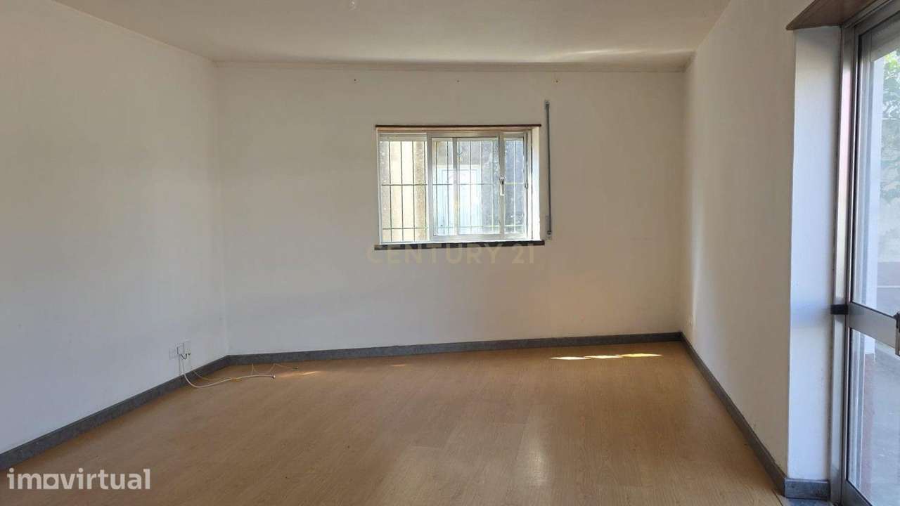 Moradia T2 no centro de Vila Nova de Anços, Soure - Grande imagem: 4/32