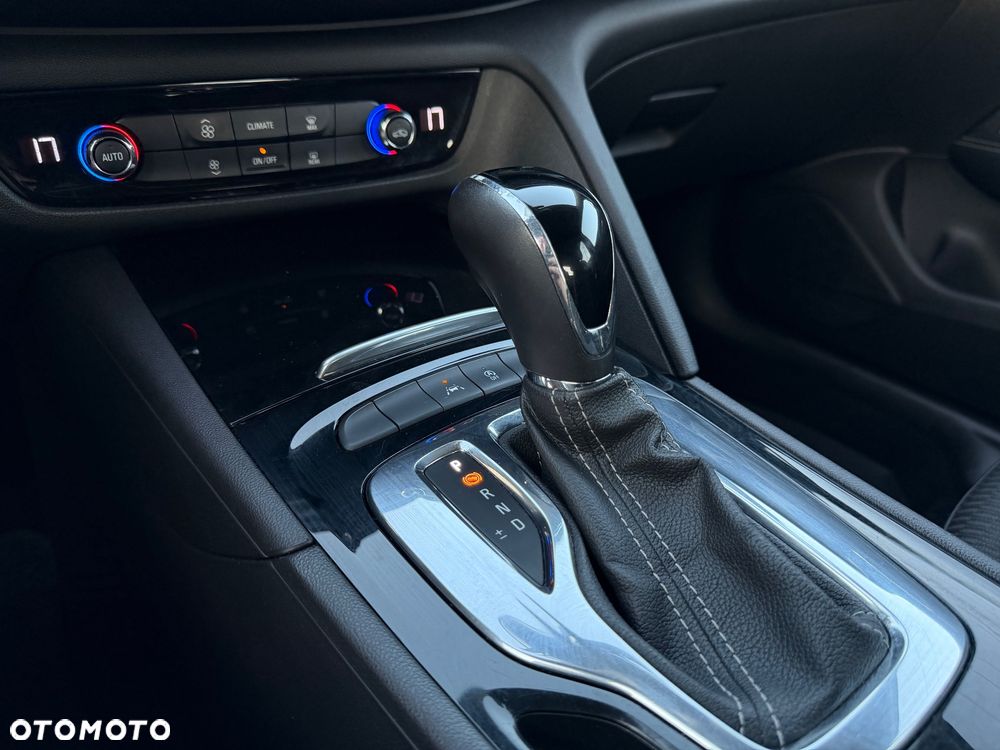 Opel Insignia - 18
