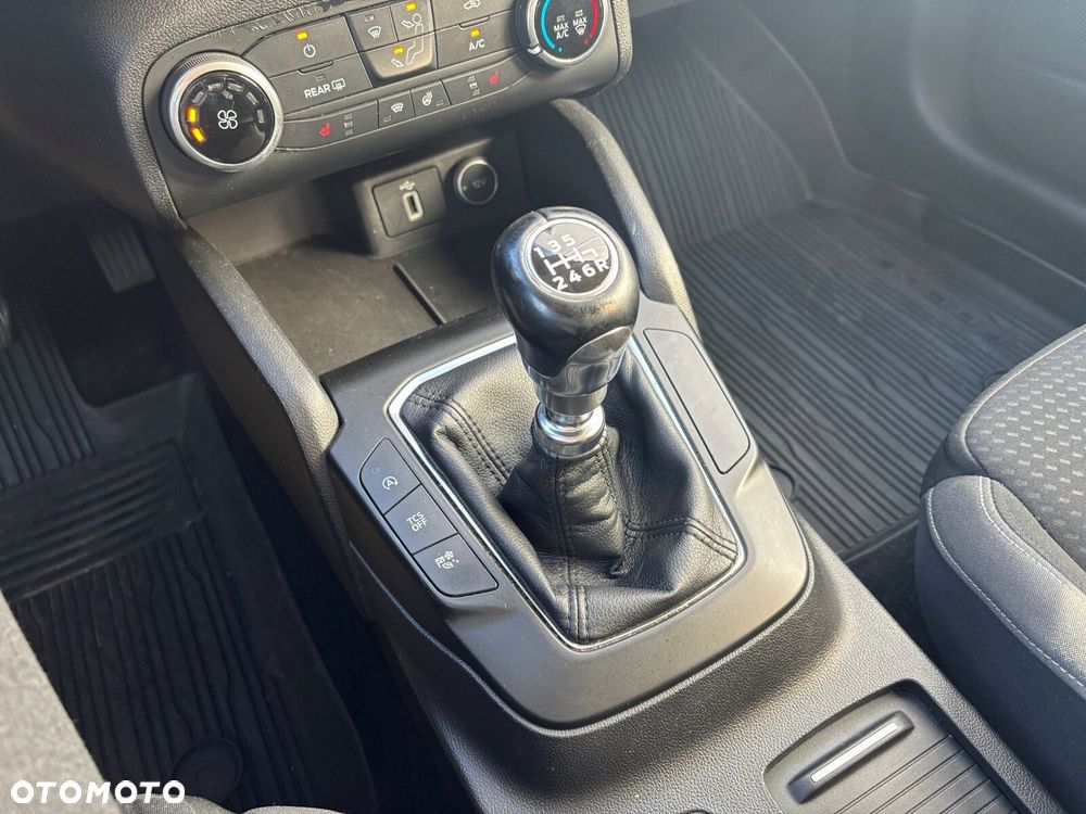 Ford Focus 1.0 EcoBoost Titanium - 14