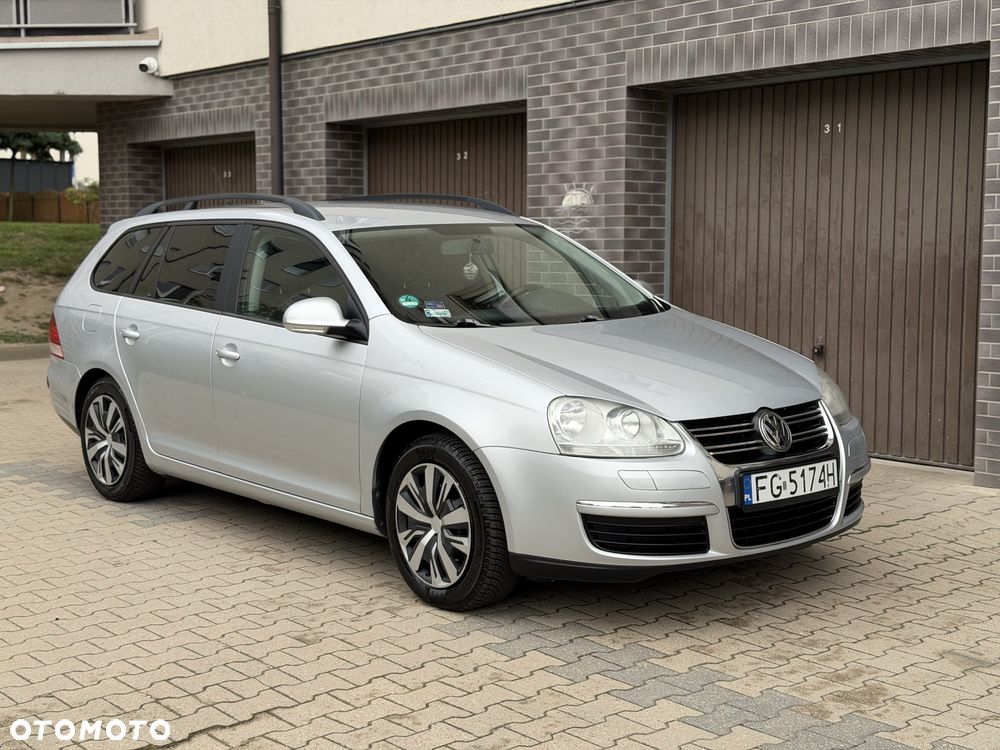 Volkswagen Golf - 1