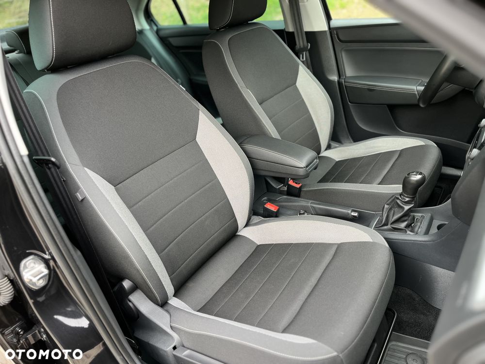 Skoda RAPID 1.2 TSI Ambition - 29