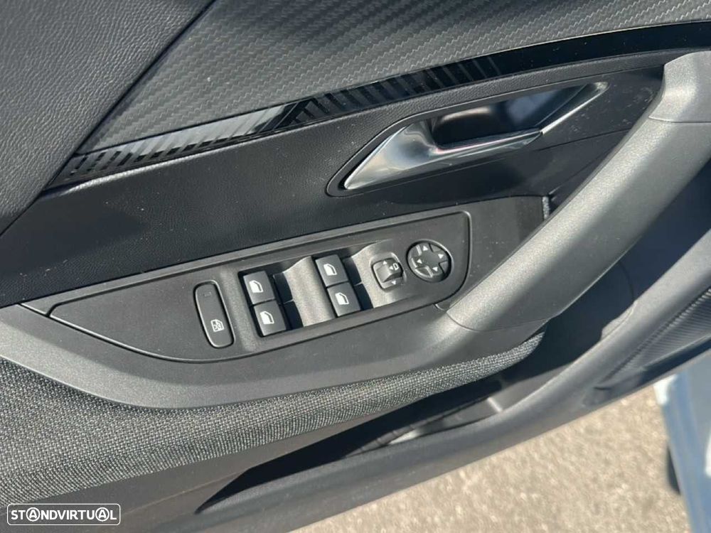 Peugeot 2008 1.2 Style — fotografia 13
