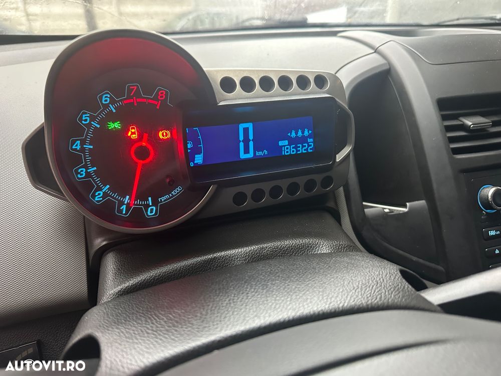 Chevrolet Aveo 1.2 DOHC 86 CP MT5 LS - 11