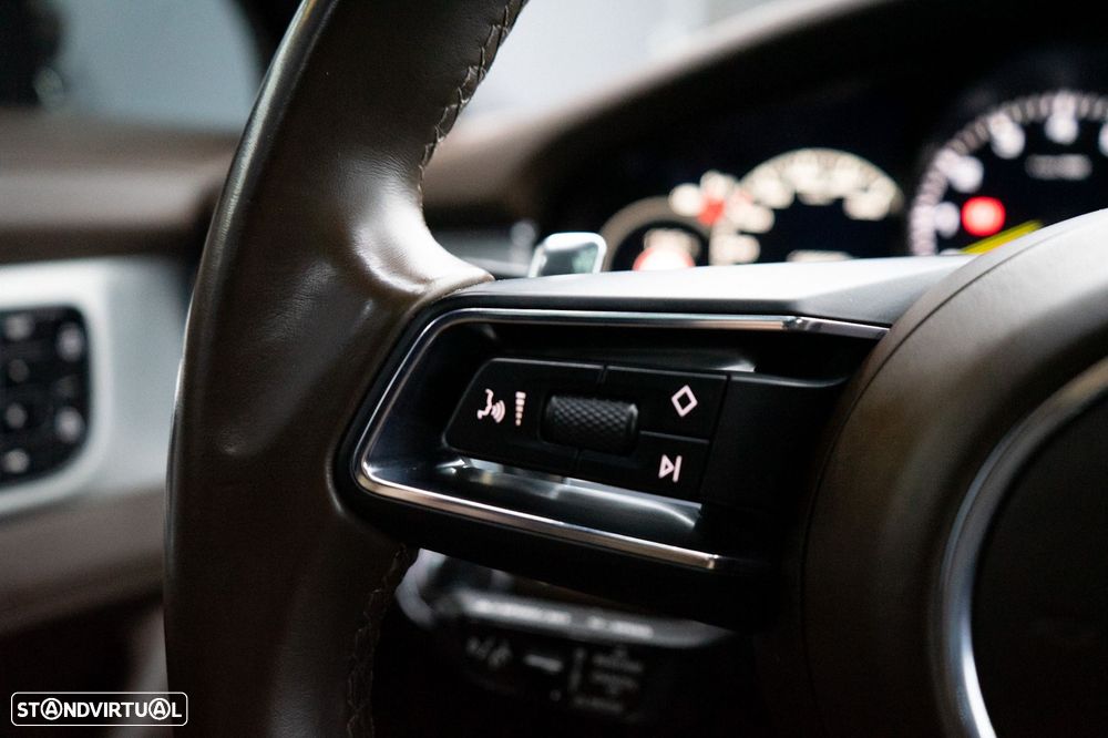 Porsche Panamera Sport Turismo 4 E-Hybrid - 43