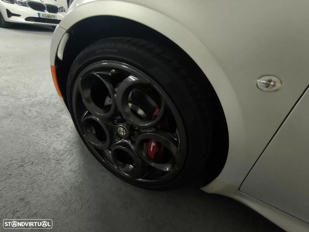 Alfa Romeo 4C - 15
