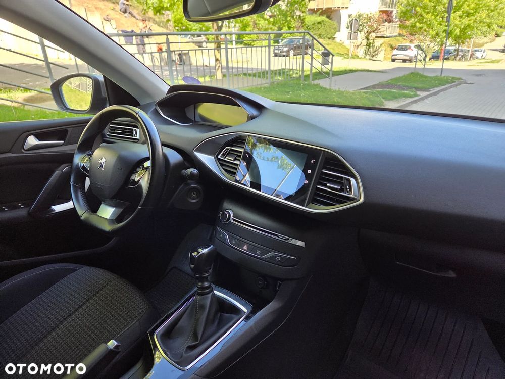 Peugeot 308 1.2 PureTech Allure Pack S&S - 9