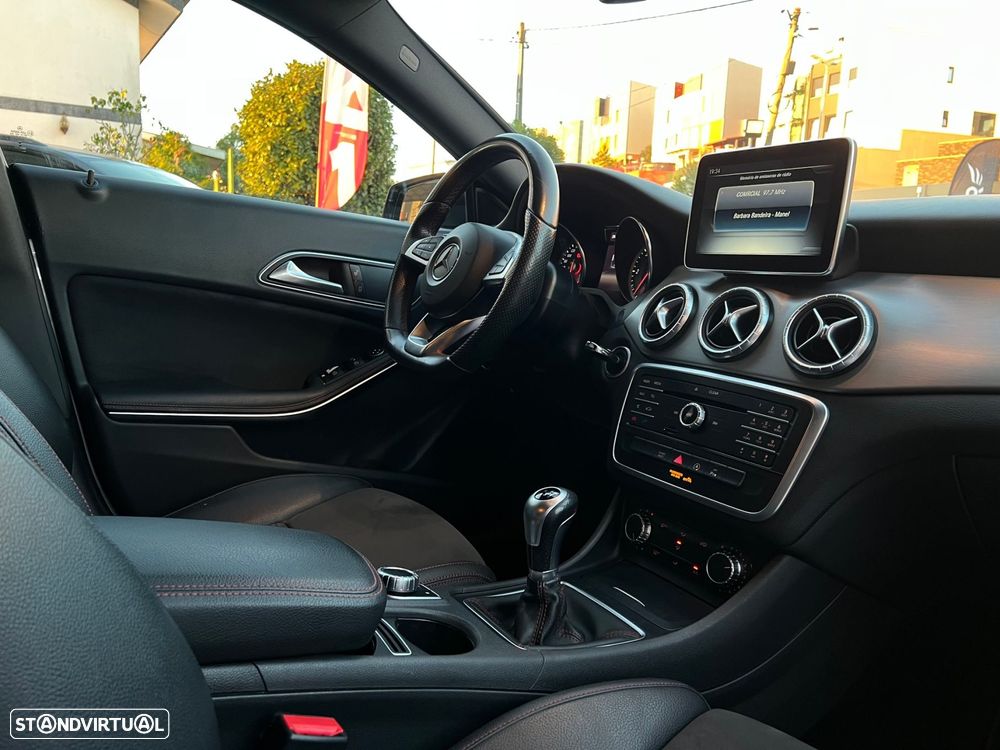 Mercedes-Benz CLA 200 d Shooting Brake AMG Line - 16