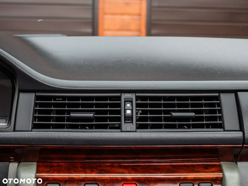 Mercedes-Benz Klasa E - 32