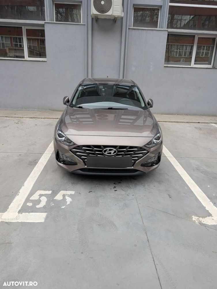 Hyundai i30 1.5 110CP 5DR M/T Highway - 11