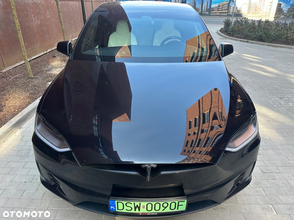 Tesla Model X - 5