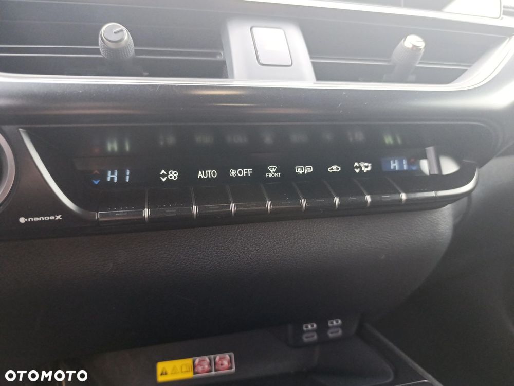 Lexus UX 250h GPF Business 2WD - 20