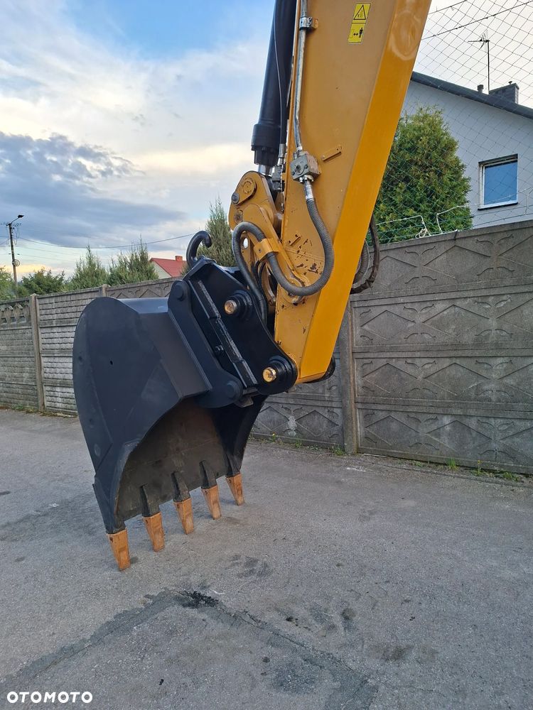 Caterpillar CAT M 322 D - 36
