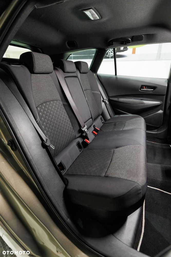 Toyota Corolla 1.8 Hybrid Comfort - 19