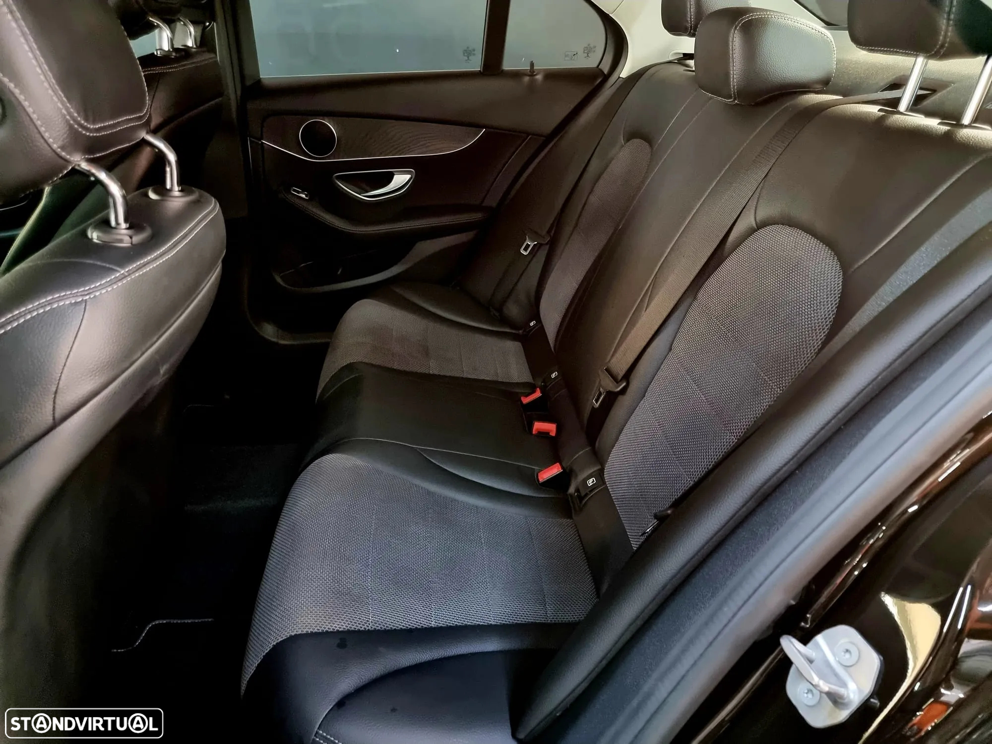 Mercedes-Benz C 300 de AMG Line - 12