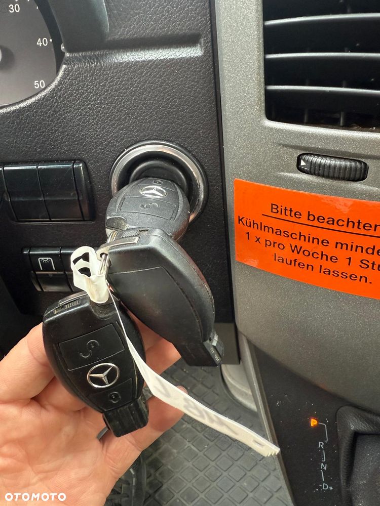 Mercedes-Benz Sprinter - 21