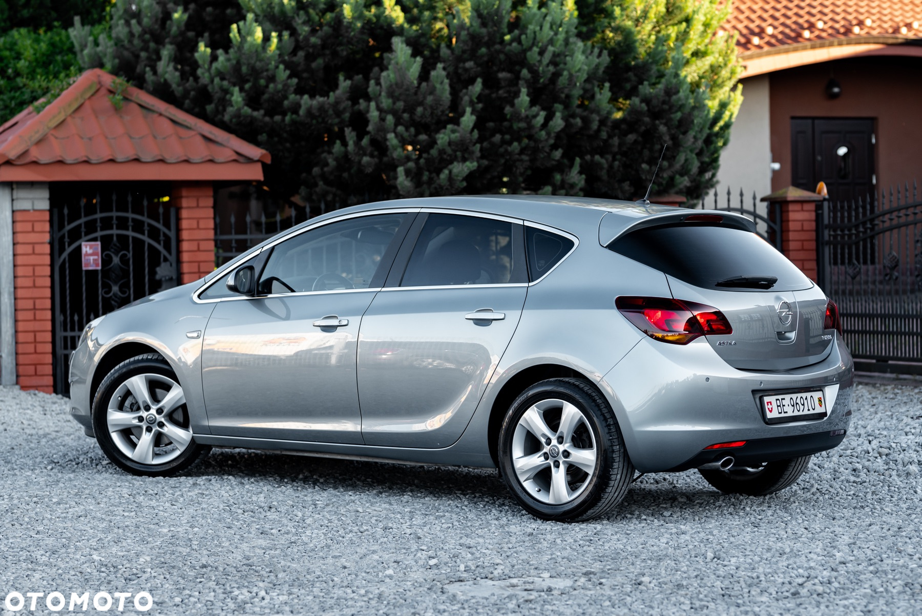 Opel Astra 1.6 Turbo Sport - 4