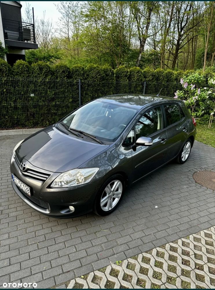 Toyota Auris 1.6 Edition - 1