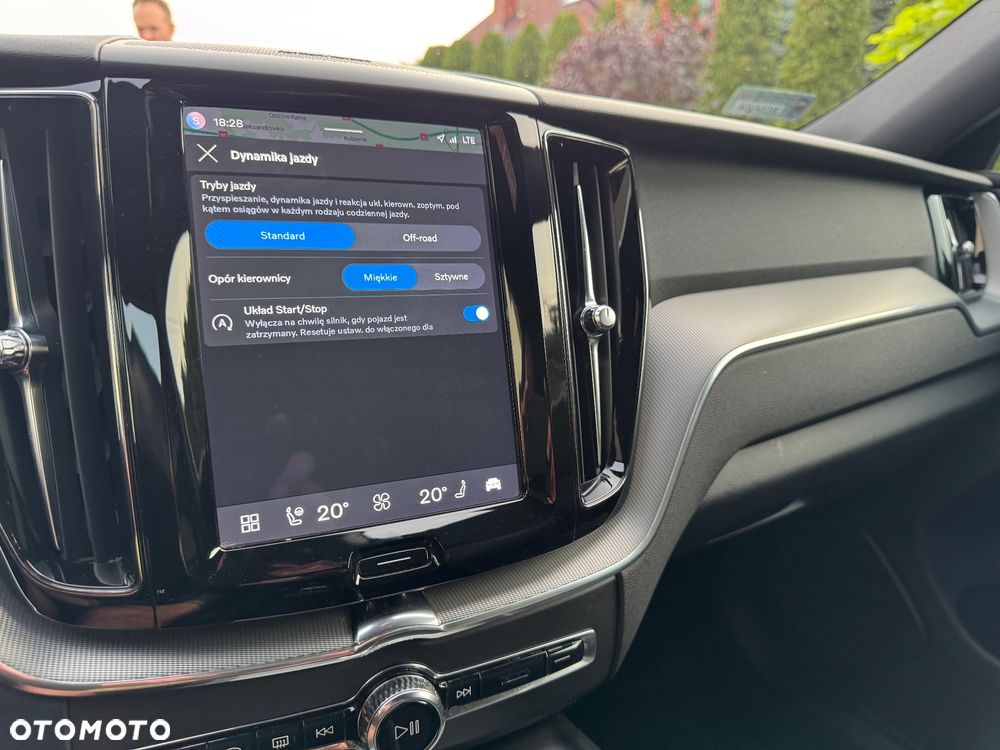 Volvo XC 60 B4 D AWD R-Design - 32