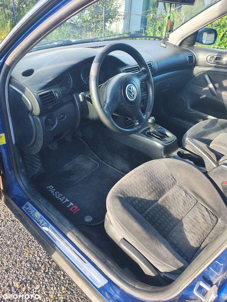 Volkswagen Passat 1.9 TDI Comfortline - 17