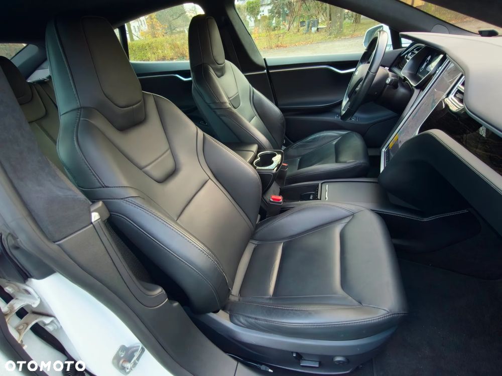 Tesla Model S - 27