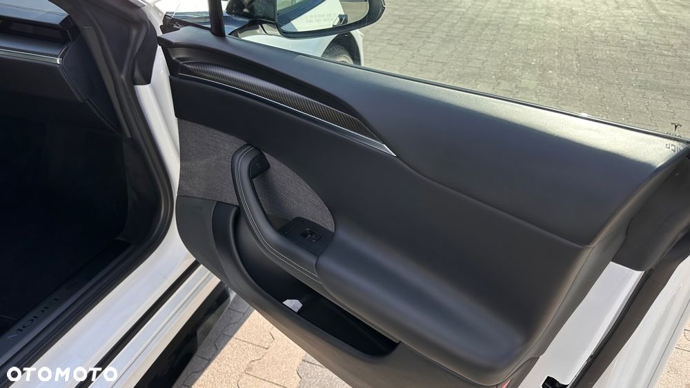 Tesla Model S - 21