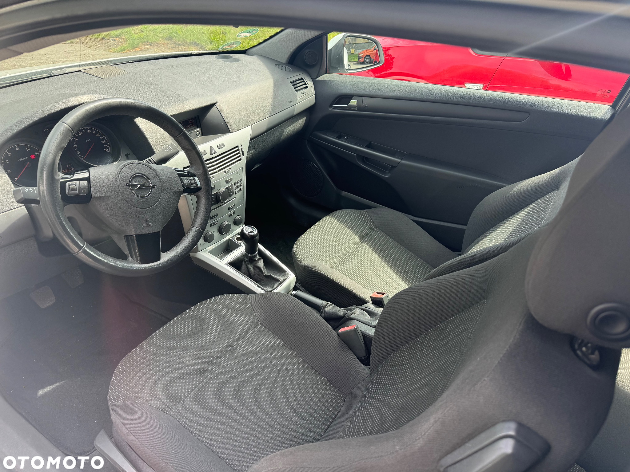 Opel Astra III GTC 1.4 Cosmo - 5