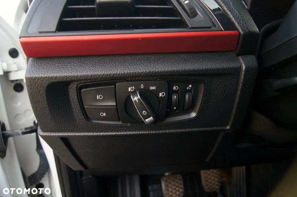 BMW Seria 1 118d Sport Line - 25