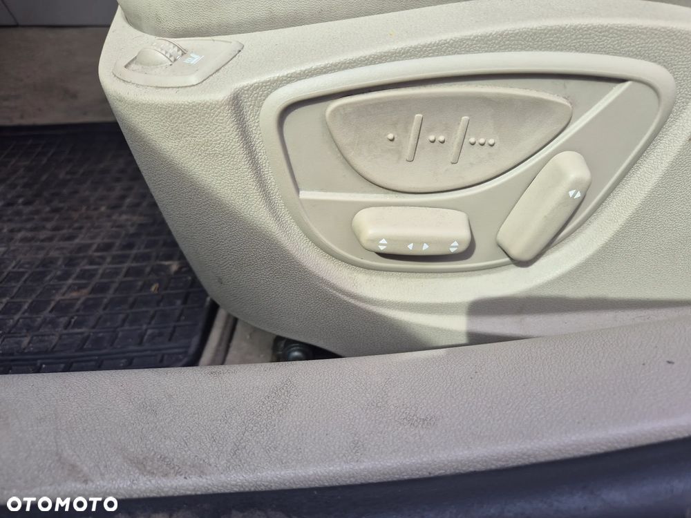 Renault Laguna 2.0 DCi FAP Initiale - 9