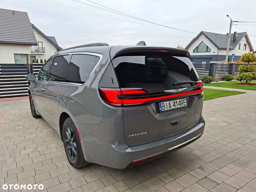 Chrysler Pacifica - 11