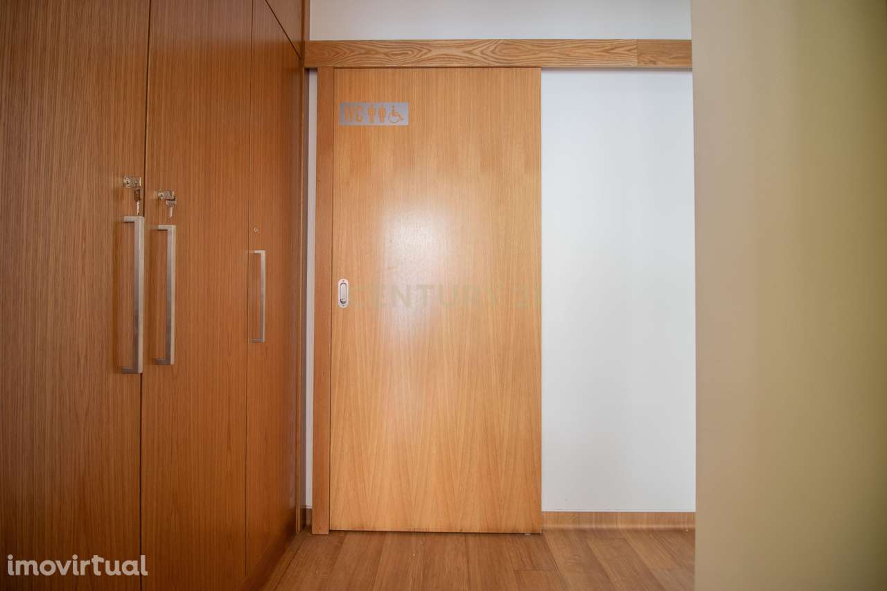 Espaço preparado para Clínica Dentária  com garagem – Zona Histórica - Grande imagem: 5/25