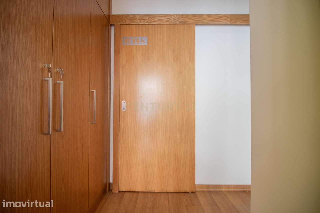 Espaço preparado para Clínica Dentária  com garagem – Zona Histórica - Grande imagem: 5/25