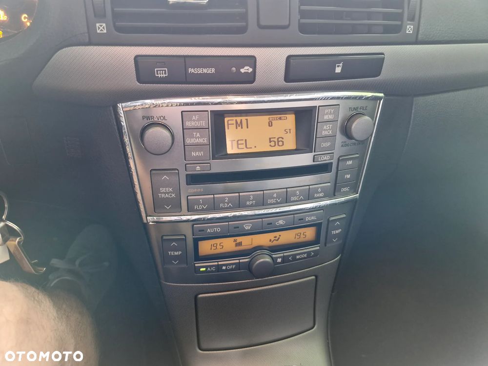 Toyota Avensis 2.0 D-4D - 5