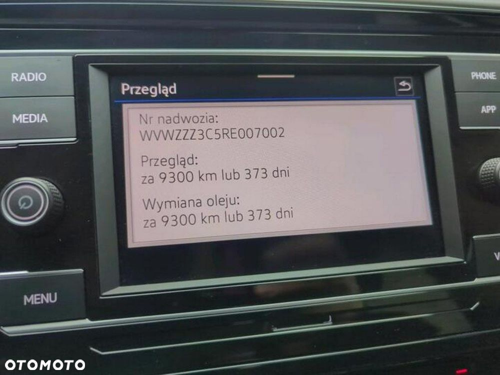 Volkswagen Passat - 11