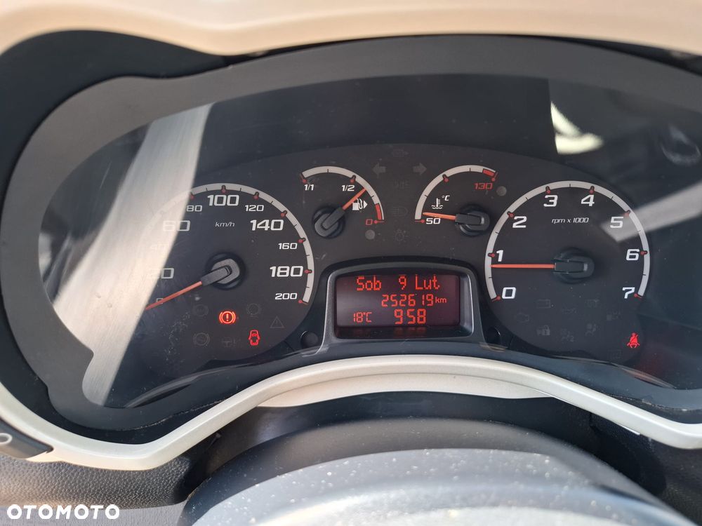 Ford KA 1.2 Grand Prix - 15