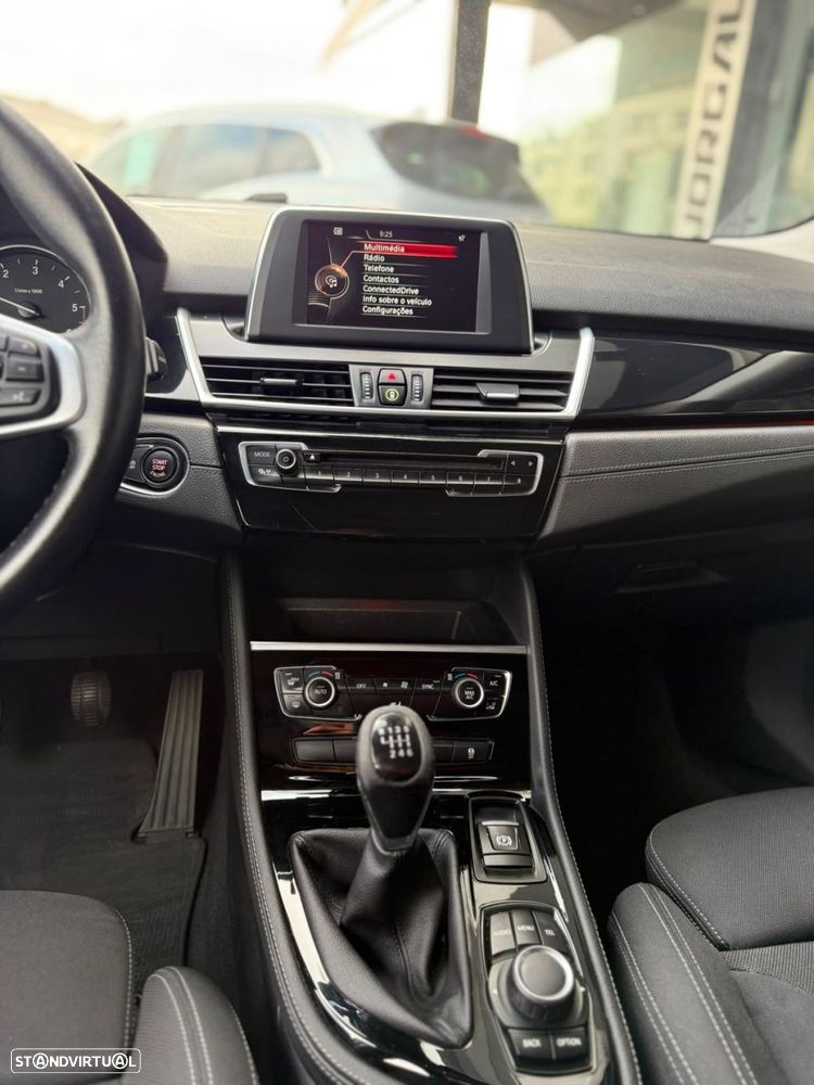 BMW 216 Active Tourer d Line Sport - 23