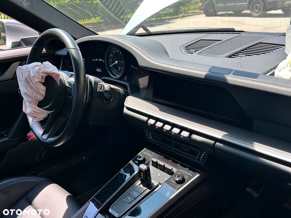 Porsche 911 Carrera 4S PDK - 18