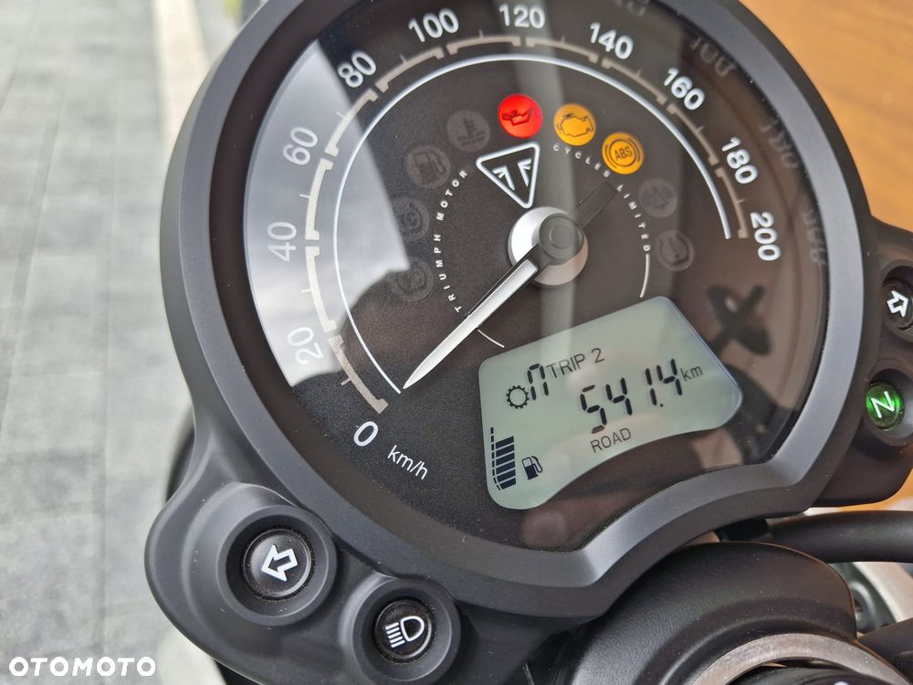 Triumph Speed Twin - 22