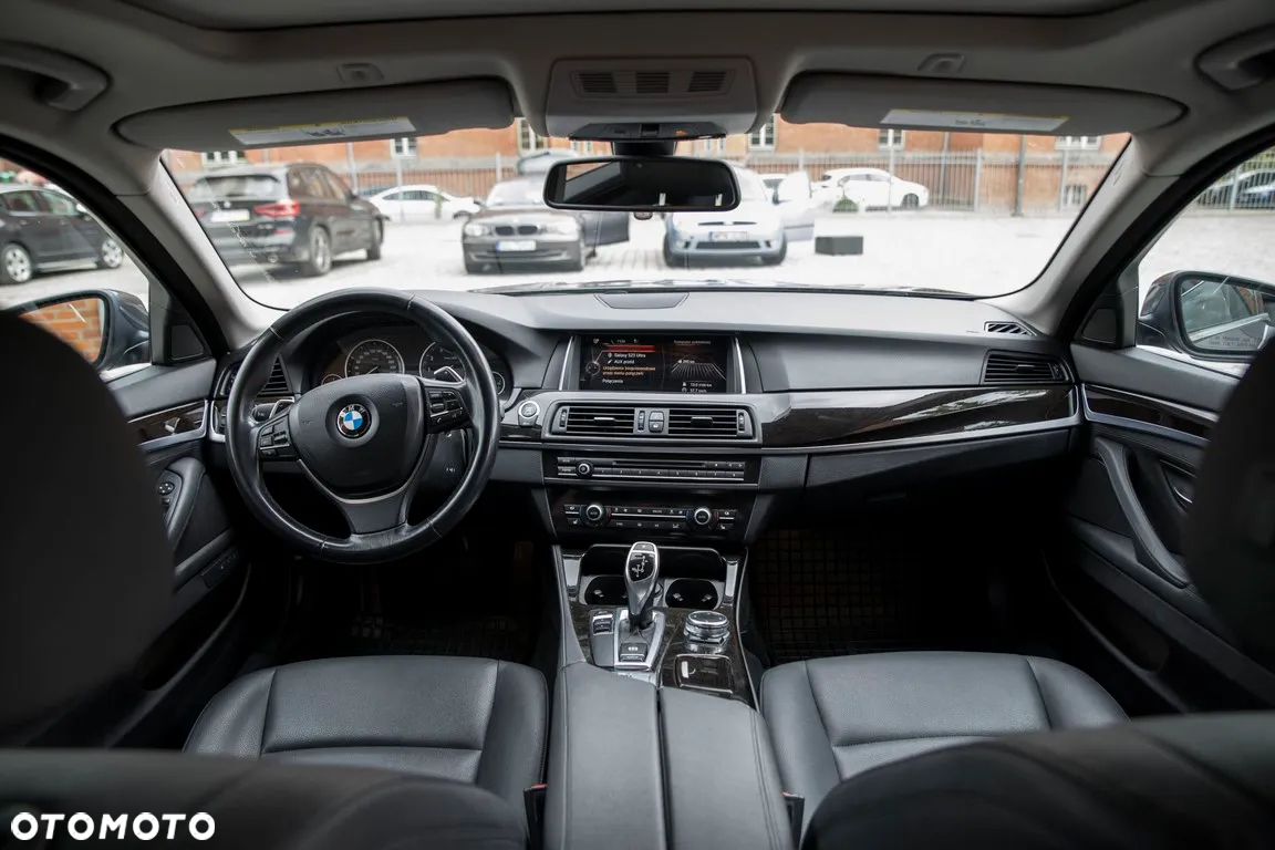 BMW Seria 5 528i - 12