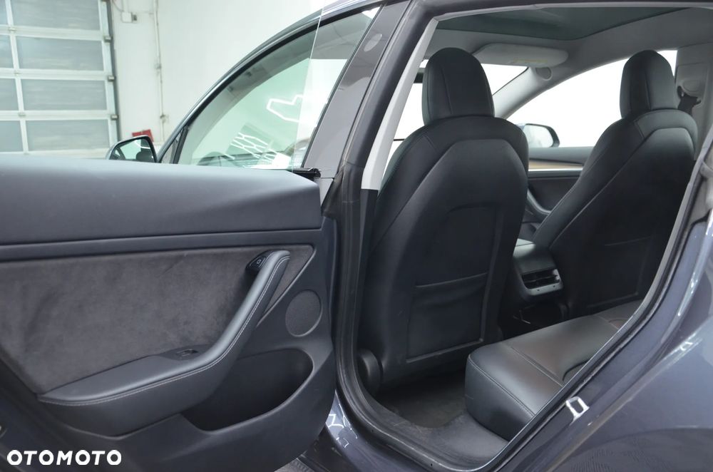 Tesla Model 3 Standard Reichweite Plus Hinterradantrieb - 12