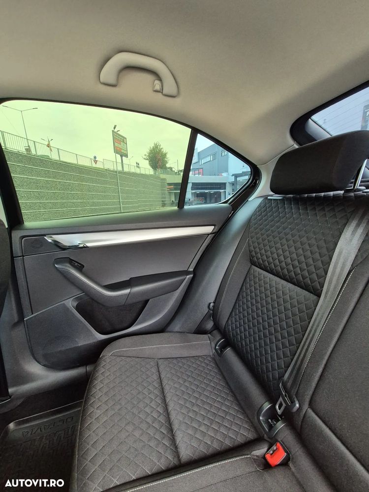 Skoda Octavia 2.0 TDI DSG Ambition - 8