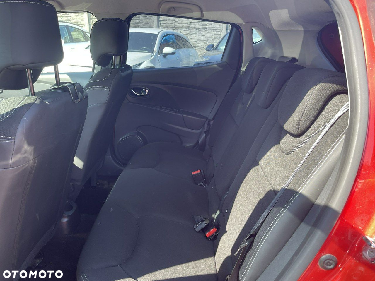 Renault Clio 1.2 16V 75 Life - 9