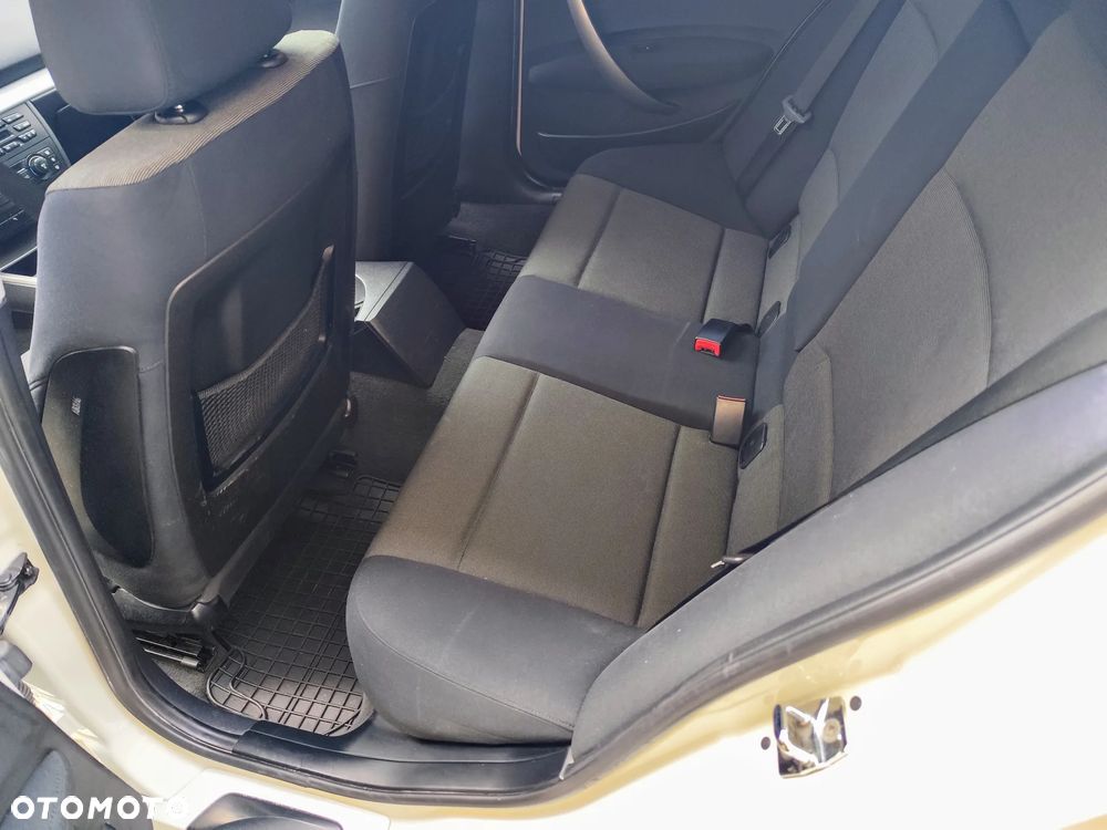 BMW Seria 1 120i - 16
