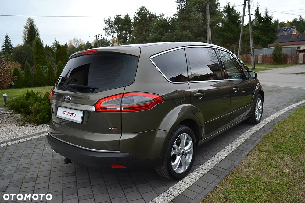 Ford S-Max - 13